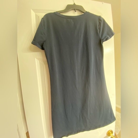 Used Women’s Small Tommy Hilfiger t-shirt Dress. Cotton.Navy w/ red/white logo. - Picture 2 of 4